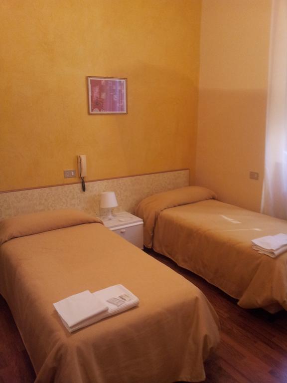 Albergo Tarsia Castrovillari Szoba fotó