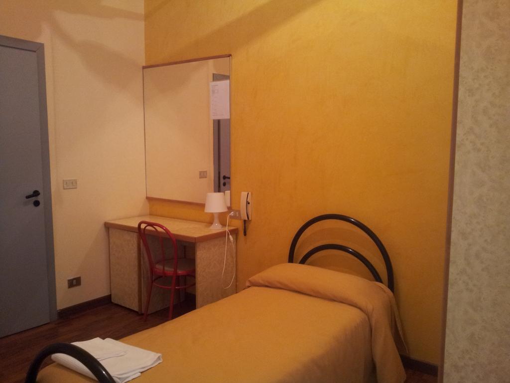 Albergo Tarsia Castrovillari Kültér fotó