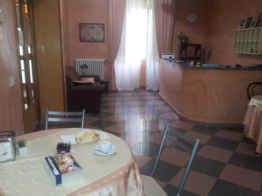Albergo Tarsia Castrovillari Kültér fotó
