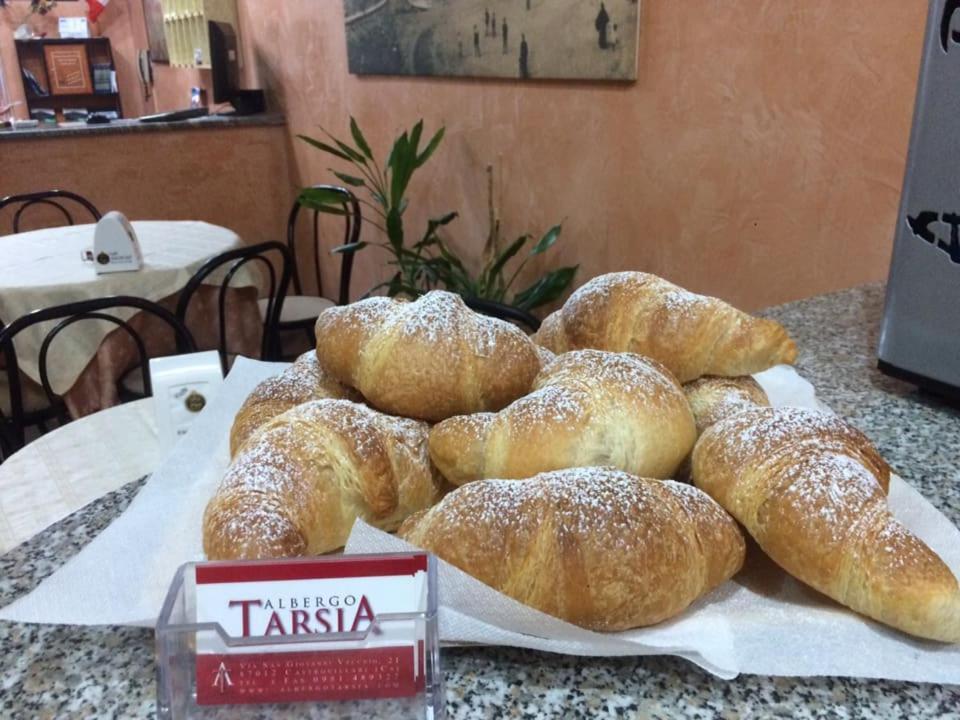 Albergo Tarsia Castrovillari Kültér fotó